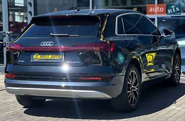 Внедорожник / Кроссовер Audi e-tron 2019 в 