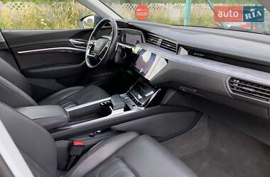 Внедорожник / Кроссовер Audi e-tron 2019 в 