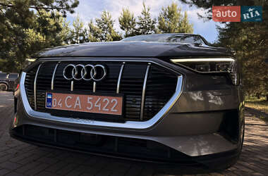 Внедорожник / Кроссовер Audi e-tron 2019 в 
