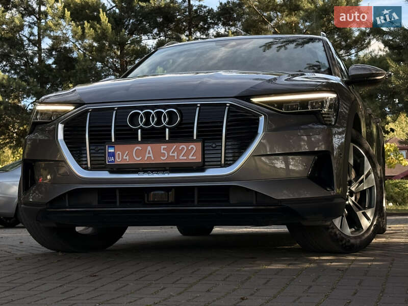 Внедорожник / Кроссовер Audi e-tron 2019 в Львове