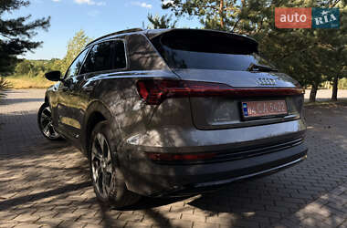 Внедорожник / Кроссовер Audi e-tron 2019 в 