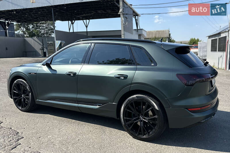 Позашляховик / Кросовер Audi e-tron 2019 в Києві