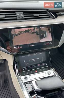 Внедорожник / Кроссовер Audi e-tron 2020 в 