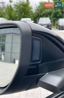 Внедорожник / Кроссовер Audi e-tron 2020 в 