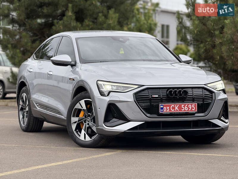 Внедорожник / Кроссовер Audi e-tron 2021 в 