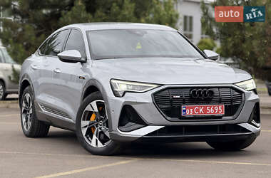 Внедорожник / Кроссовер Audi e-tron 2021 в 