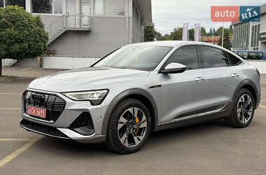Внедорожник / Кроссовер Audi e-tron 2021 в 