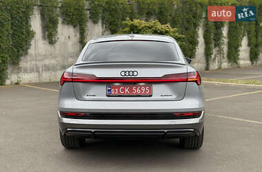 Внедорожник / Кроссовер Audi e-tron 2021 в 