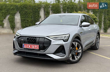 Внедорожник / Кроссовер Audi e-tron 2021 в 