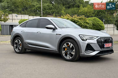 Внедорожник / Кроссовер Audi e-tron 2021 в 