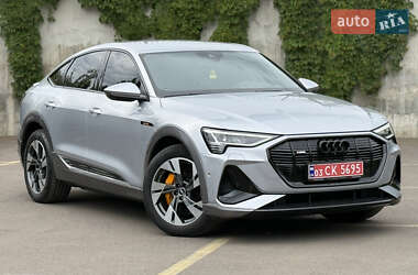 Внедорожник / Кроссовер Audi e-tron 2021 в 