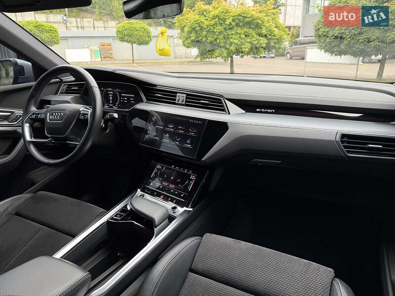Внедорожник / Кроссовер Audi e-tron 2021 в Ровно