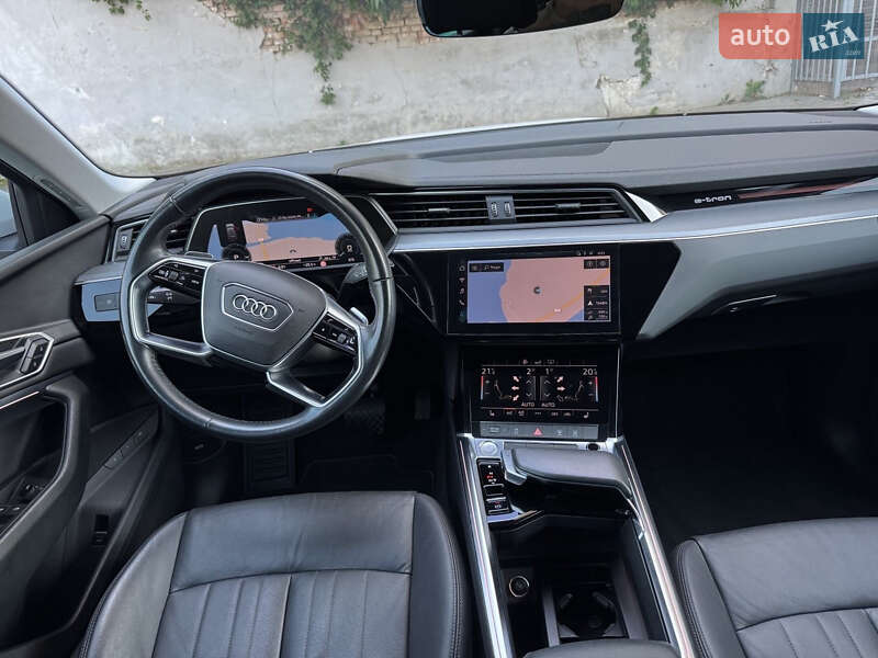 Позашляховик / Кросовер Audi e-tron 2019 в Дніпрі