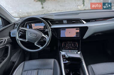 Внедорожник / Кроссовер Audi e-tron 2019 в 