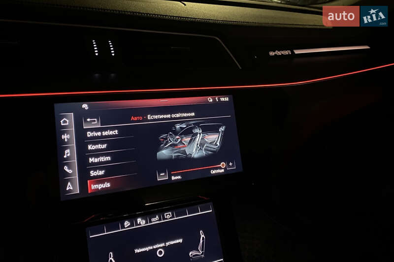 Позашляховик / Кросовер Audi e-tron 2019 в Дніпрі