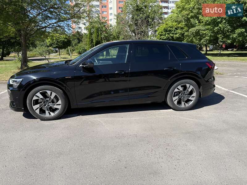 Внедорожник / Кроссовер Audi e-tron 2021 в Ровно