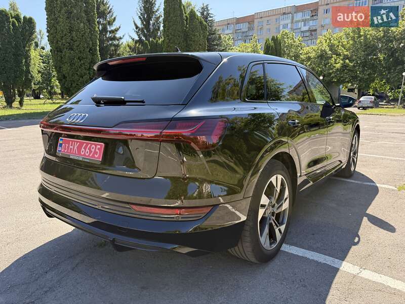 Внедорожник / Кроссовер Audi e-tron 2021 в Ровно