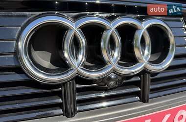 Позашляховик / Кросовер Audi e-tron 2021 в 