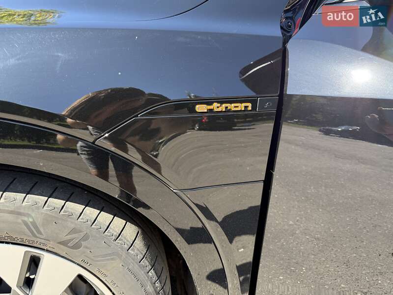Внедорожник / Кроссовер Audi e-tron 2021 в Ровно