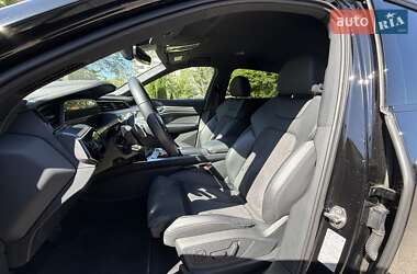 Позашляховик / Кросовер Audi e-tron 2021 в 