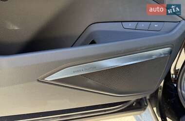 Позашляховик / Кросовер Audi e-tron 2021 в 