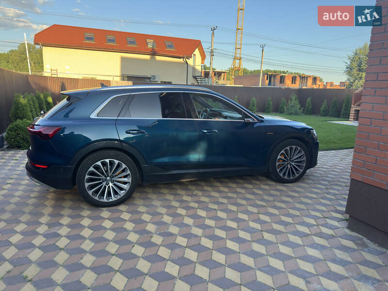 Позашляховик / Кросовер Audi e-tron 2019 в Києві