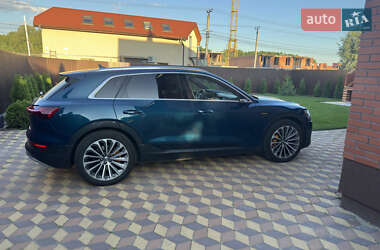 Внедорожник / Кроссовер Audi e-tron 2019 в 