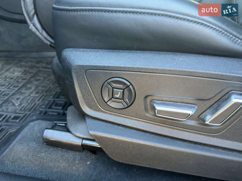 Позашляховик / Кросовер Audi e-tron 2019 в Києві