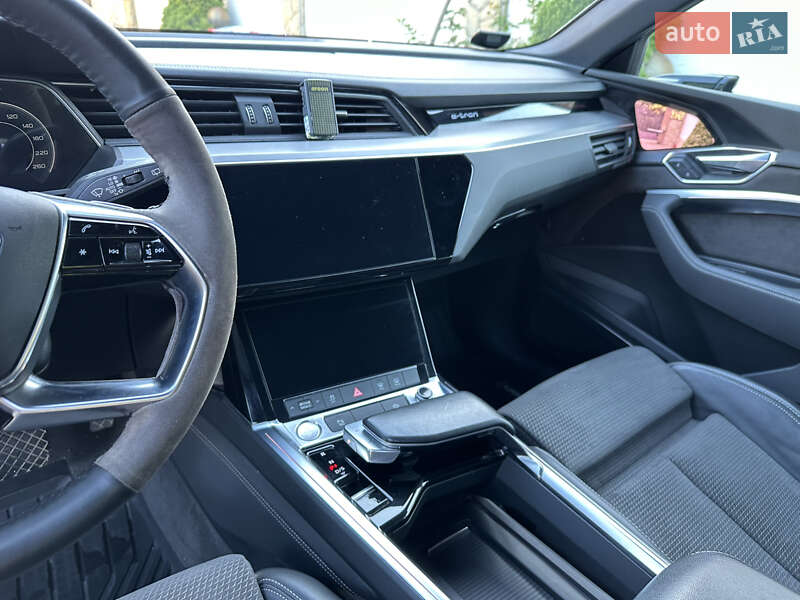 Внедорожник / Кроссовер Audi e-tron 2019 в Львове фото 15 Внедорожник / Кроссовер Audi e-tron 2019 в Львове