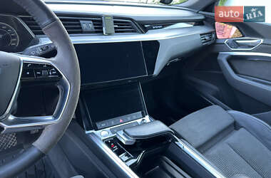 Позашляховик / Кросовер Audi e-tron 2019 в 