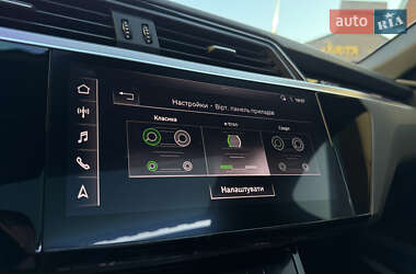 Позашляховик / Кросовер Audi e-tron 2020 в 
