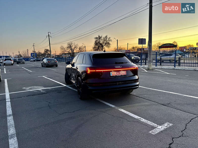Внедорожник / Кроссовер Audi e-tron 2020 в Одессе