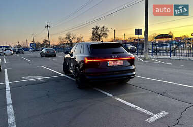 Внедорожник / Кроссовер Audi e-tron 2020 в 