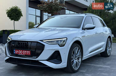 Внедорожник / Кроссовер Audi e-tron 2020 в 