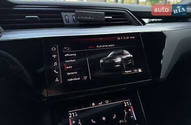 Внедорожник / Кроссовер Audi e-tron 2020 в 