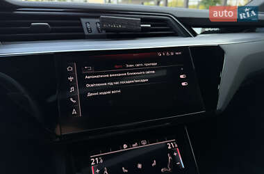 Внедорожник / Кроссовер Audi e-tron 2020 в 