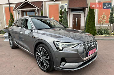 Позашляховик / Кросовер Audi e-tron 2020 в 