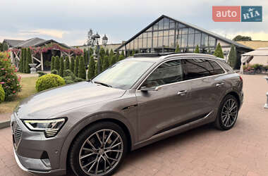 Позашляховик / Кросовер Audi e-tron 2020 в 
