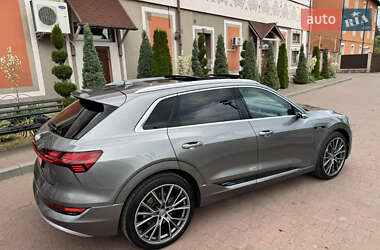 Позашляховик / Кросовер Audi e-tron 2020 в 