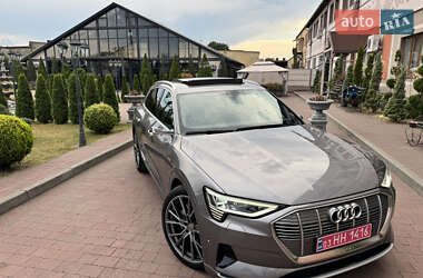 Позашляховик / Кросовер Audi e-tron 2020 в 