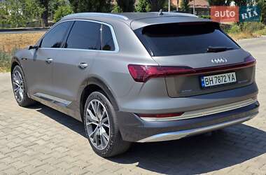 Внедорожник / Кроссовер Audi e-tron 2019 в 