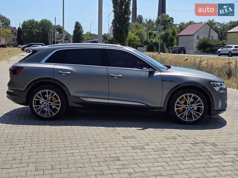 Позашляховик / Кросовер Audi e-tron 2019 в Одесі