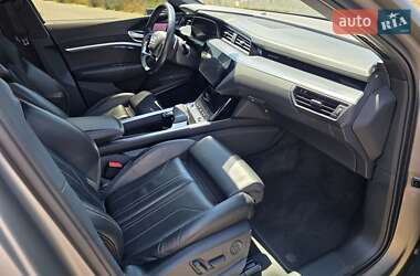 Внедорожник / Кроссовер Audi e-tron 2019 в 