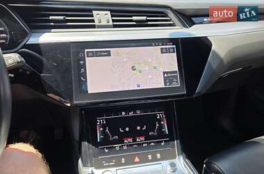 Внедорожник / Кроссовер Audi e-tron 2019 в 