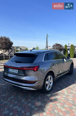 Позашляховик / Кросовер Audi e-tron 2019 в 