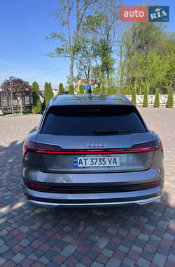 Позашляховик / Кросовер Audi e-tron 2019 в 
