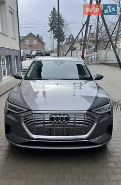 Позашляховик / Кросовер Audi e-tron 2019 в 