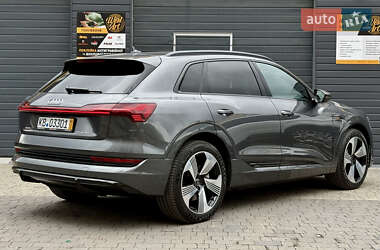 Позашляховик / Кросовер Audi e-tron 2021 в 