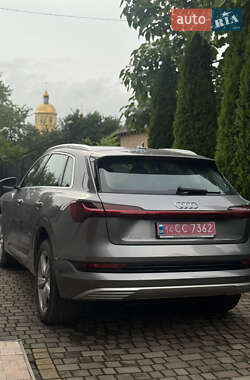 Внедорожник / Кроссовер Audi e-tron 2020 в 