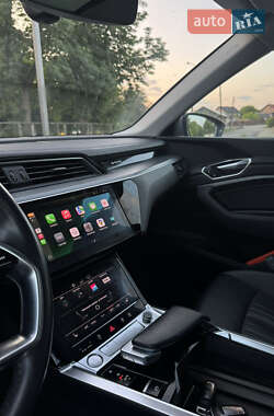 Внедорожник / Кроссовер Audi e-tron 2020 в 